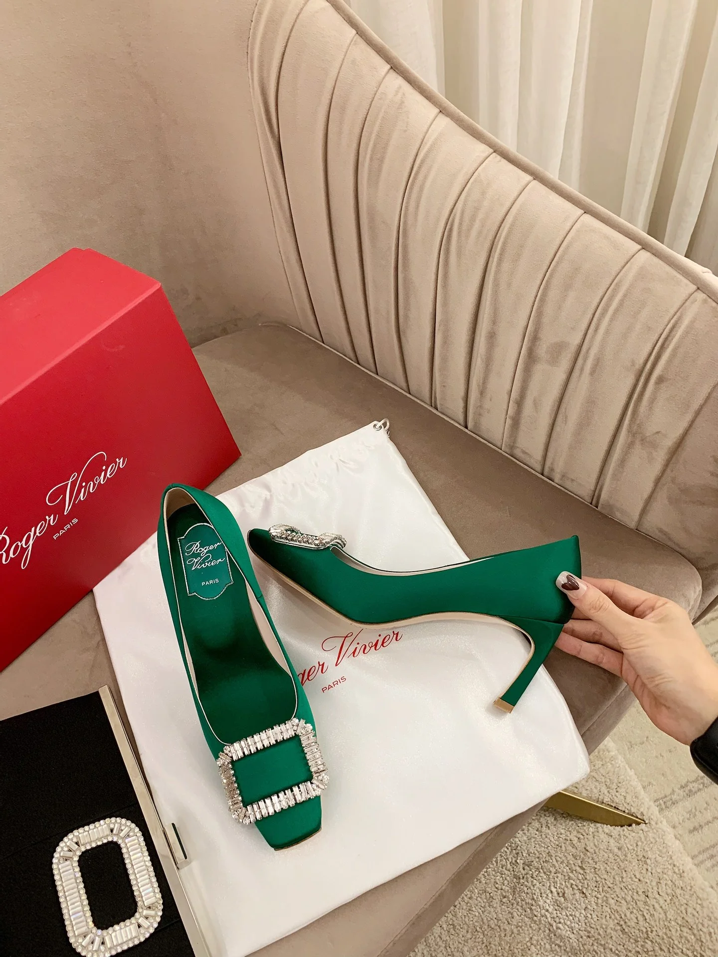 Туфли на банановом каблуке RV-7-5 см - Шелковая пряжка со стразами - Зеленые