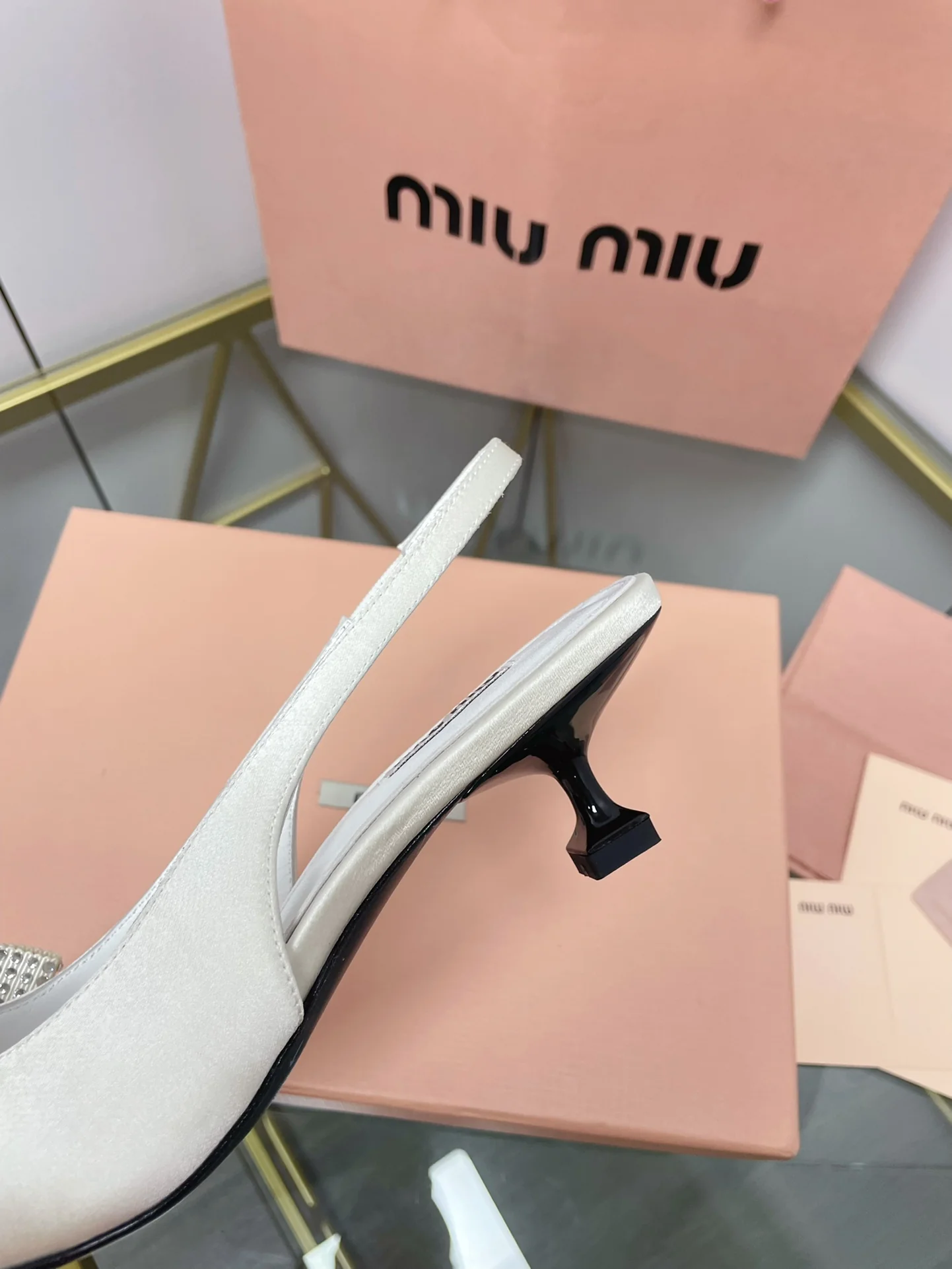 Miu Miu - Туфли на низком каблуке с острым носком