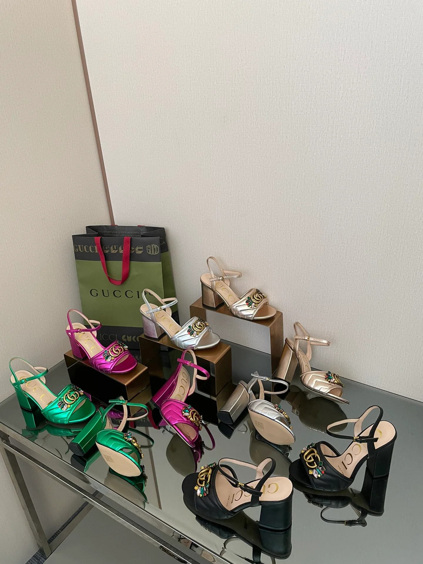 Босоножки Gucci 2022 на высоком каблуке, украшенные стразами - 2 шт.