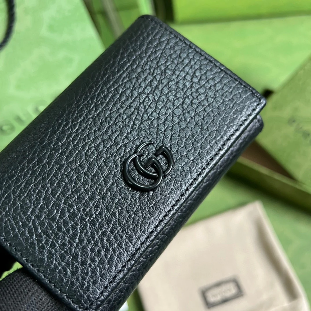 Gucci 拉链短夹卡包