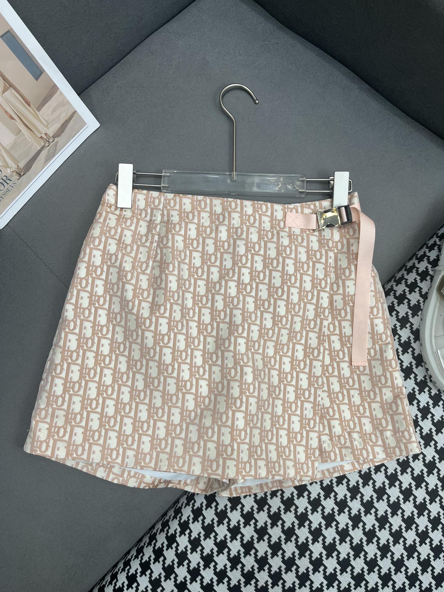 Новая коллекция Dior 2403-24ss Весна/Лето: шорты и юбка - оранжевые