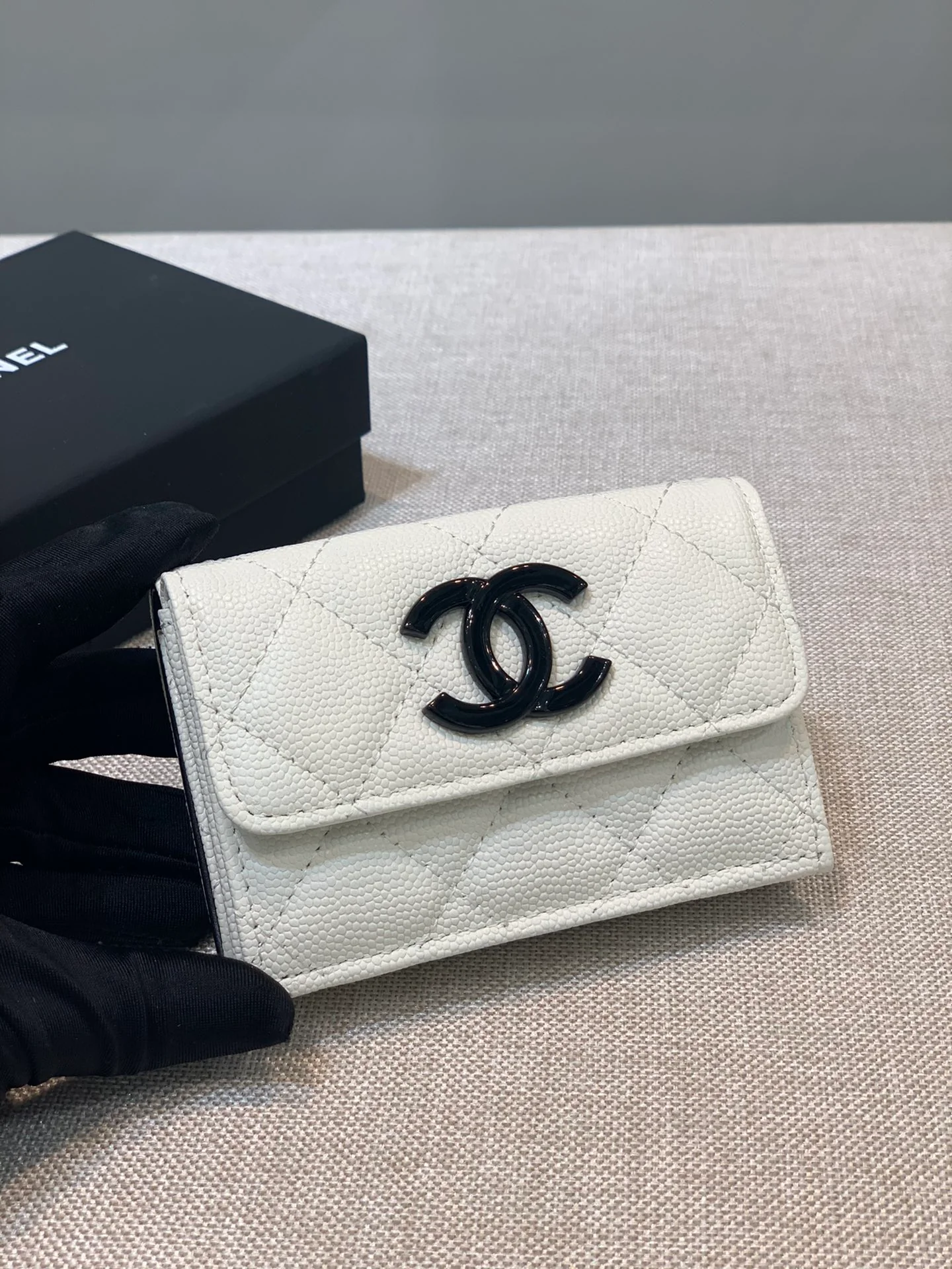 Chanel-菱格三折短夹 白色