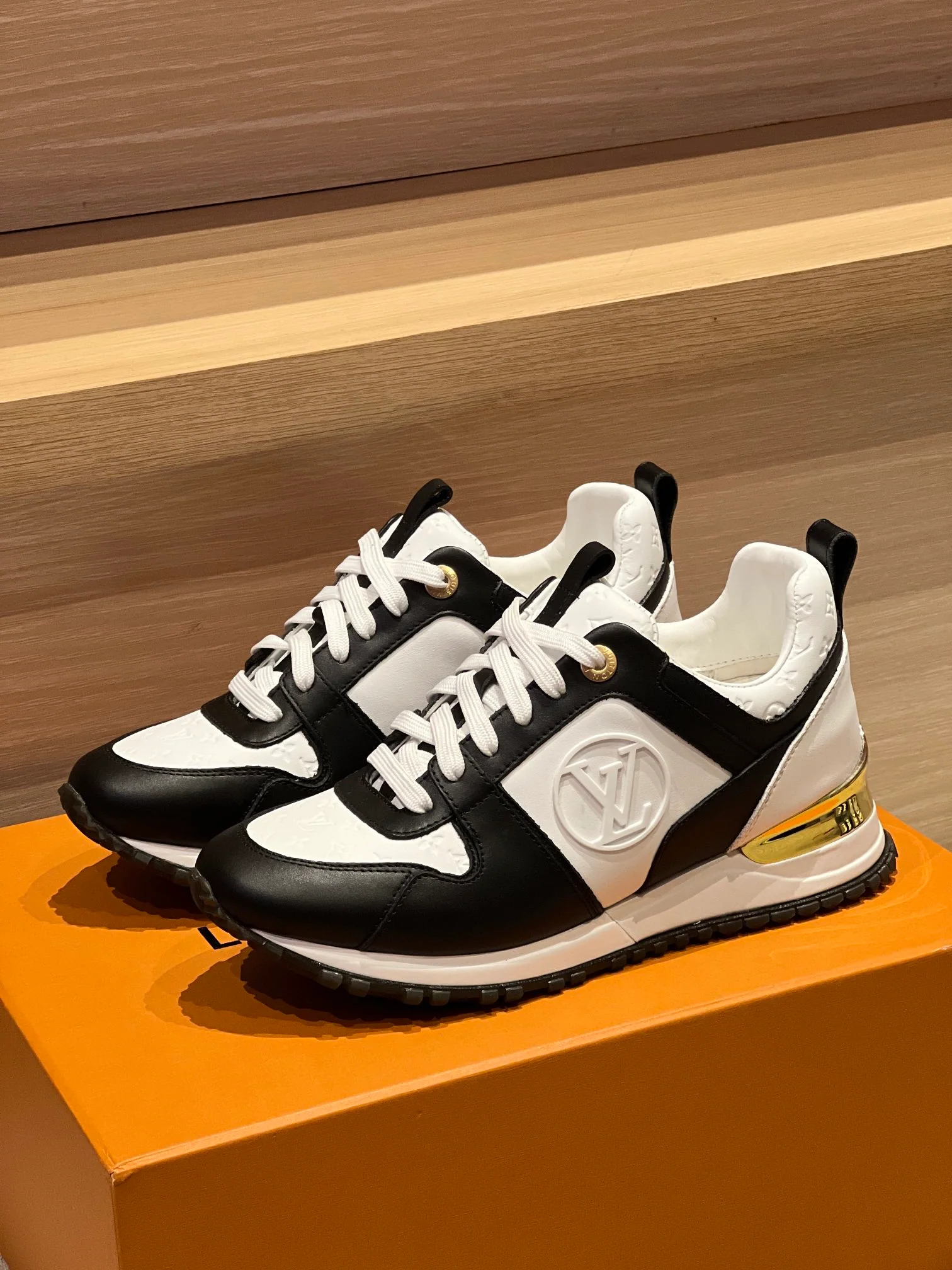 Кроссовки LV Run Away Series - Повседневные кроссовки - Черные