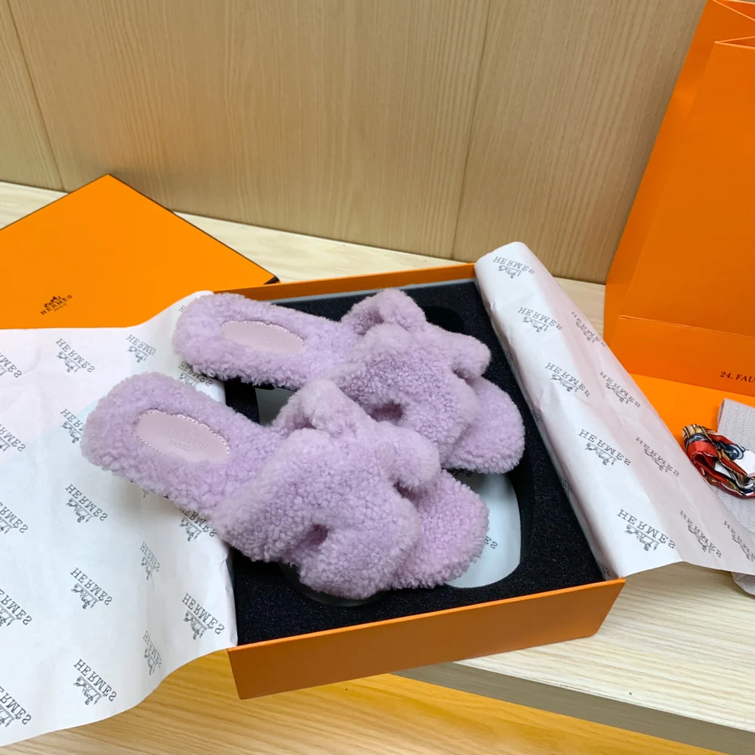 Новинка сезона осень/зима 2022 от Hermes - Меховые тапочки - Фиолетовые