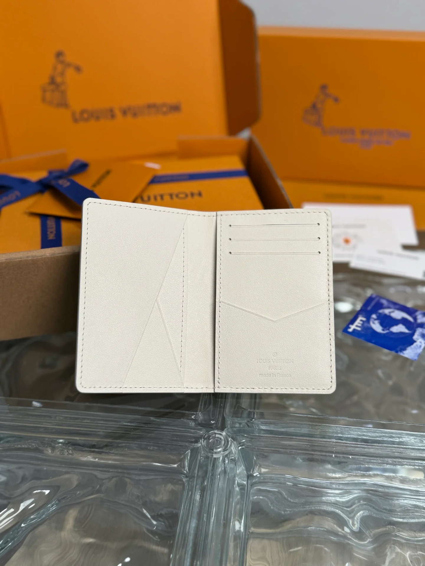 Кошелек LV-m83377-monogram-shadow Pocket Wallet-white