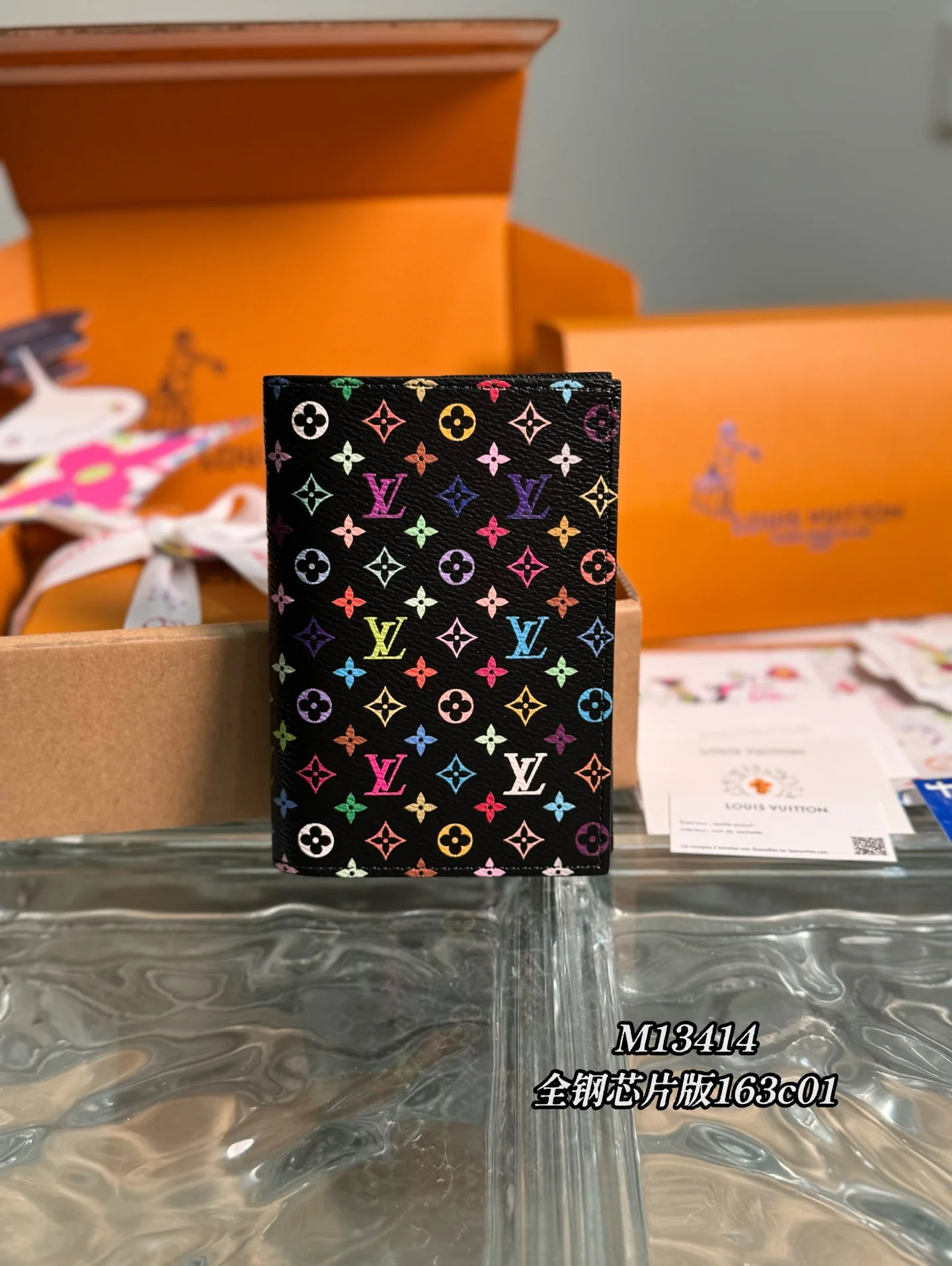 Обложка для паспорта LV-m13414-lvxtm - Радужно-черная