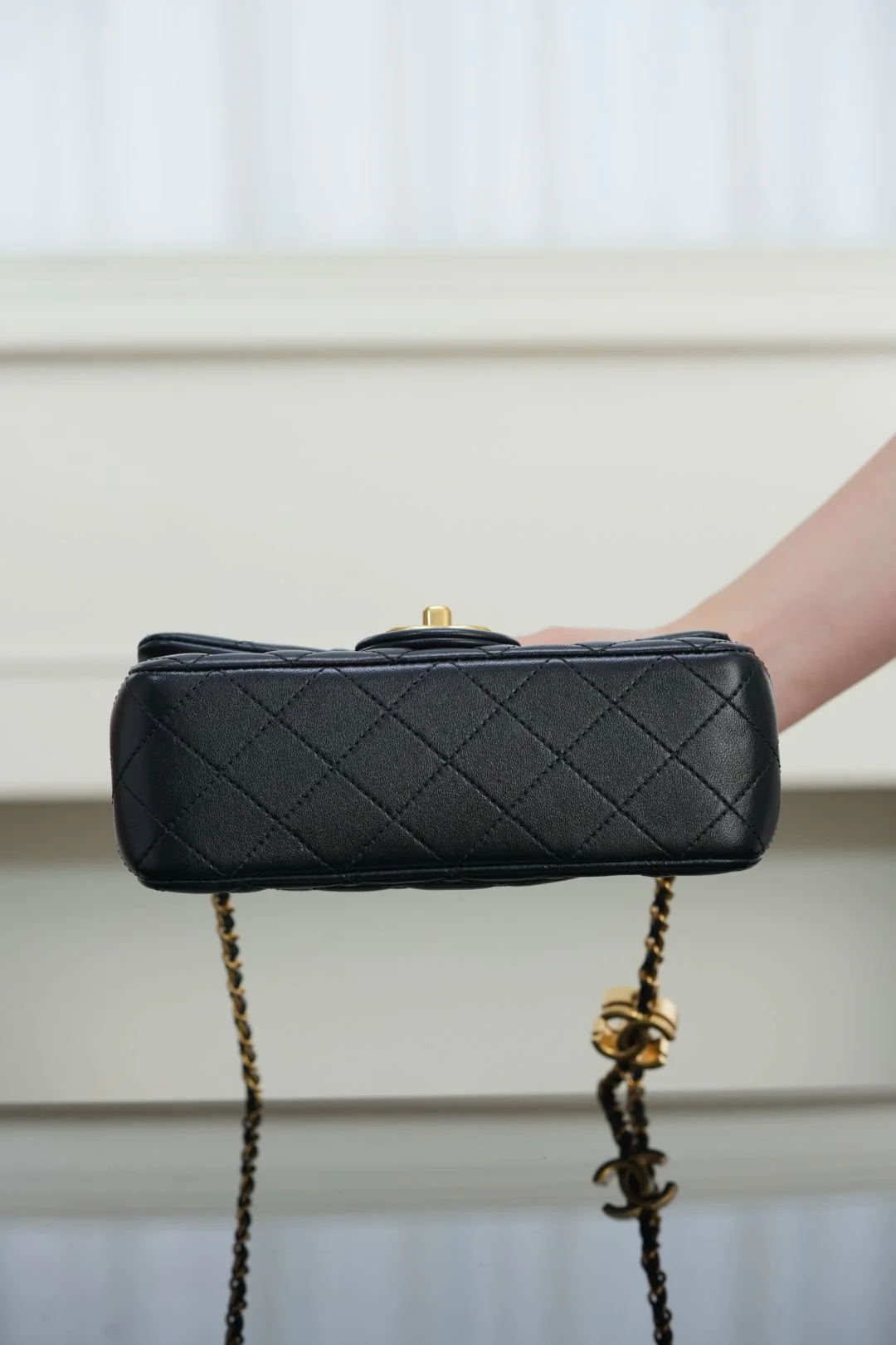 Chanel 25B Double C Регулируемая цепочка CF Большая мини-цепочка Черная с золотой пряжкой