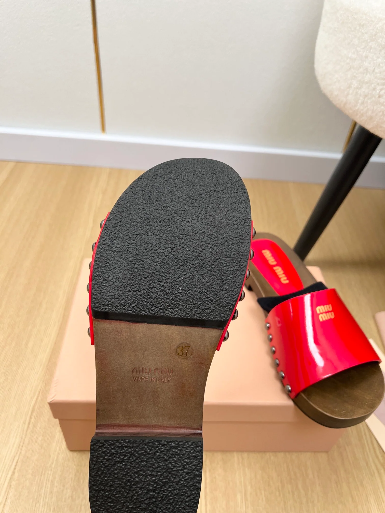 Деревянные тапочки Miu Miu 2024 - cj-6nk4