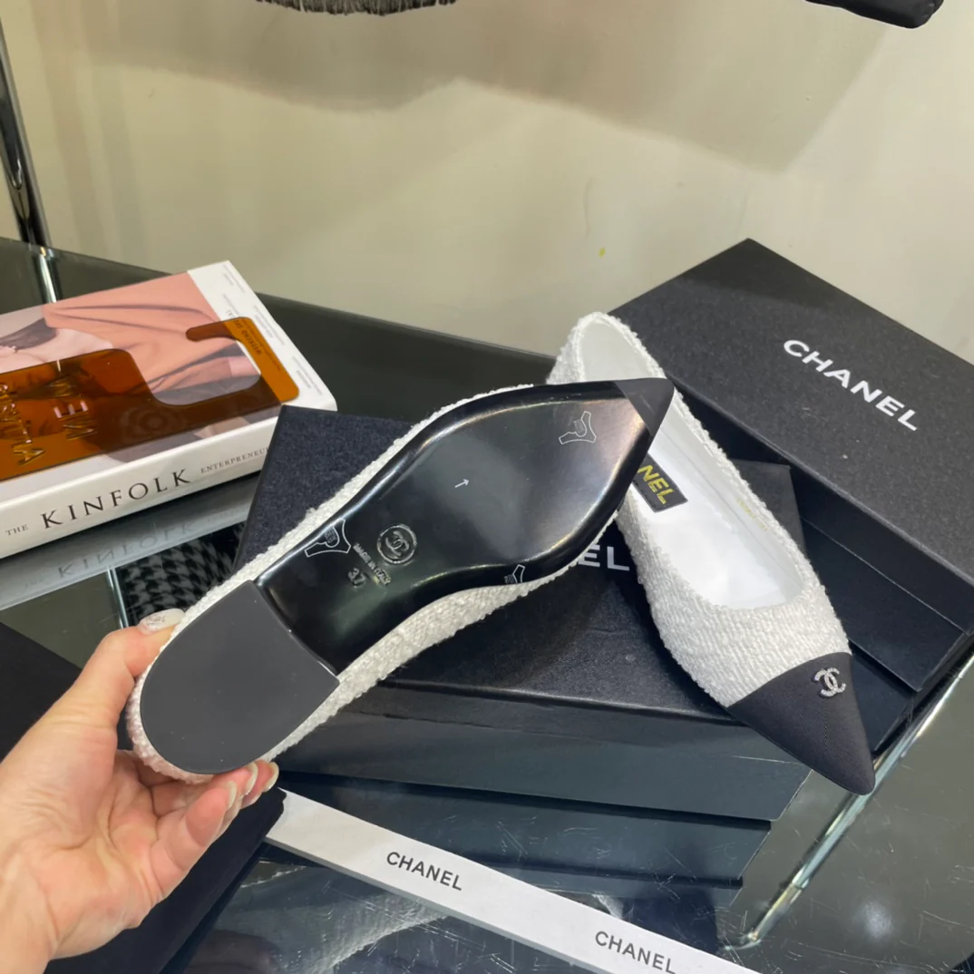 Балетки Chanel с острым носком - 5