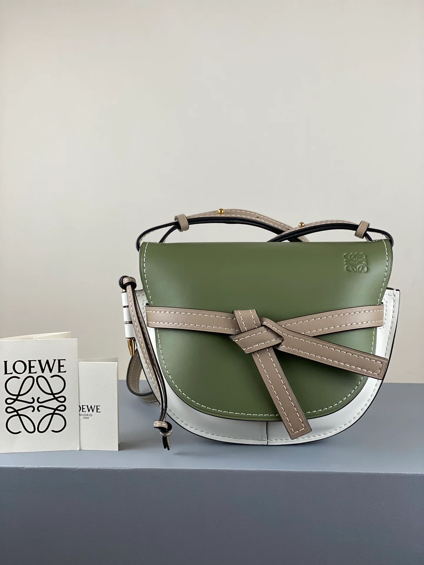 Loewe-gate-small-20x19x11-5-cm-8