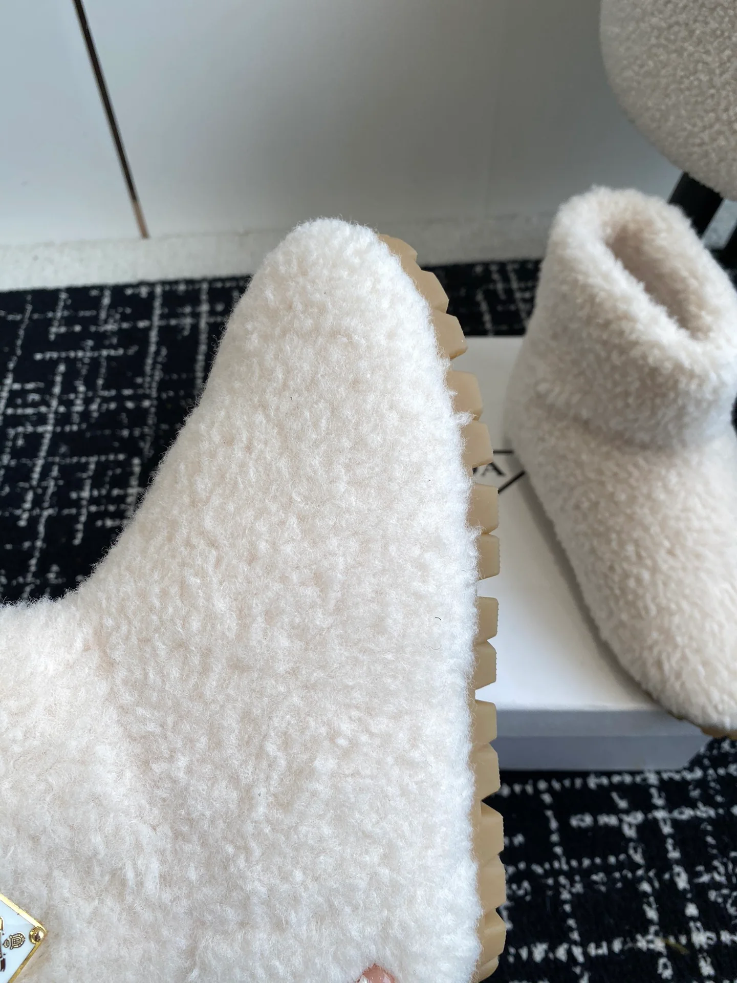 Шерстяные сапоги Miu Miu 2024 - белые