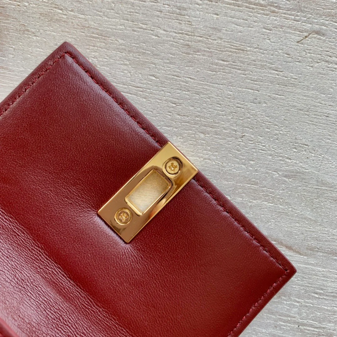 Маленький глянцевый кожаный трехсекционный кошелек Celine - 3 шт.