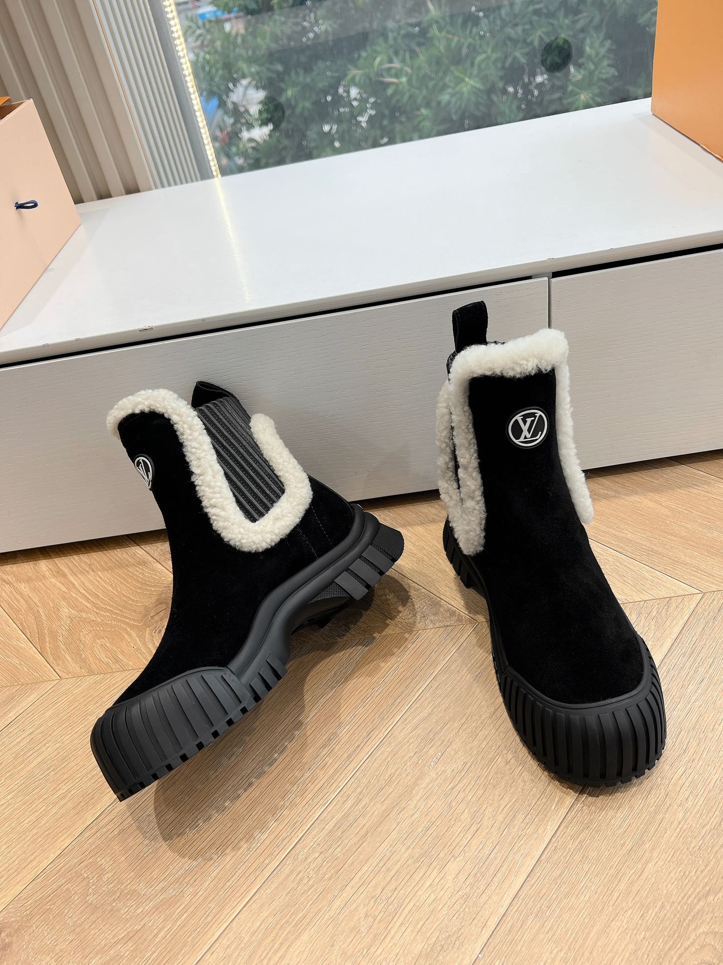 Кроссовки LV-2024 Casual Dad Shoes - черные