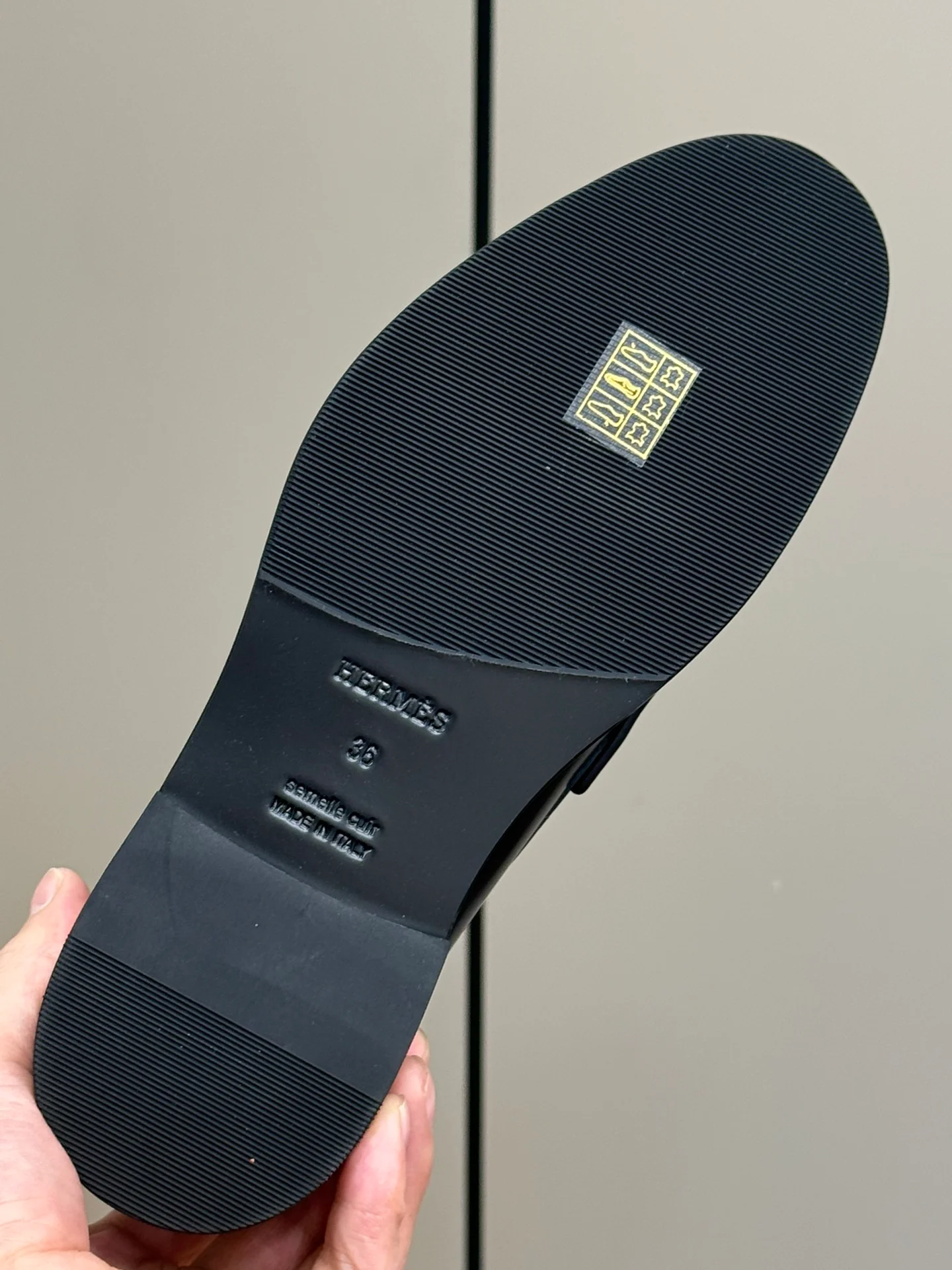 Лоферы Hermes 2024 - черные