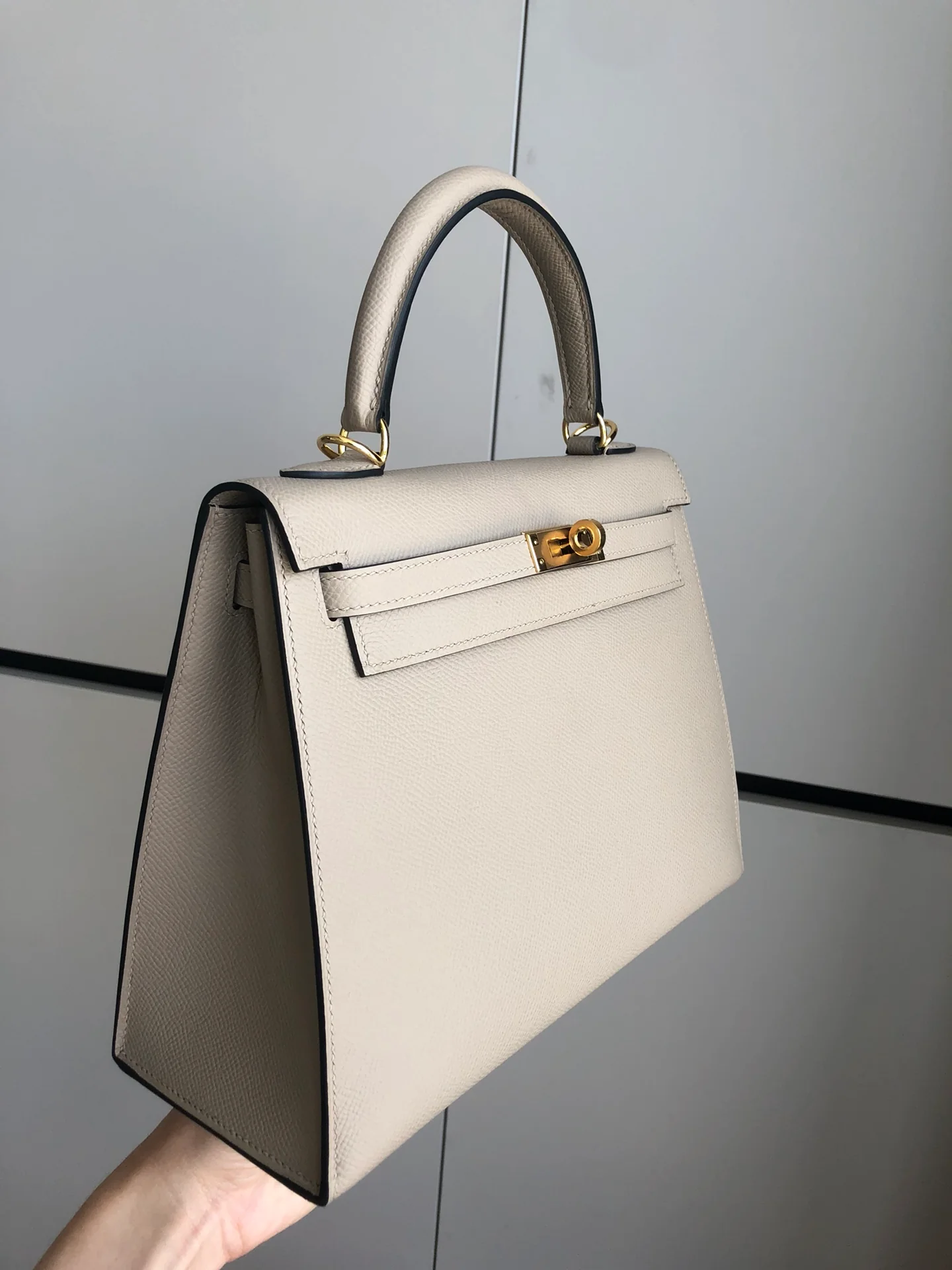 Hermes Kelly 25 Epsom Grey с золотой пряжкой