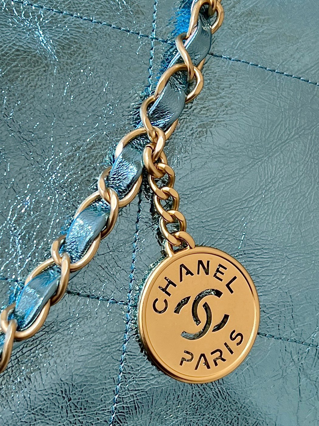 Миниатюрная металлическая кожаная мусорная сумка Chanel 25c - синяя