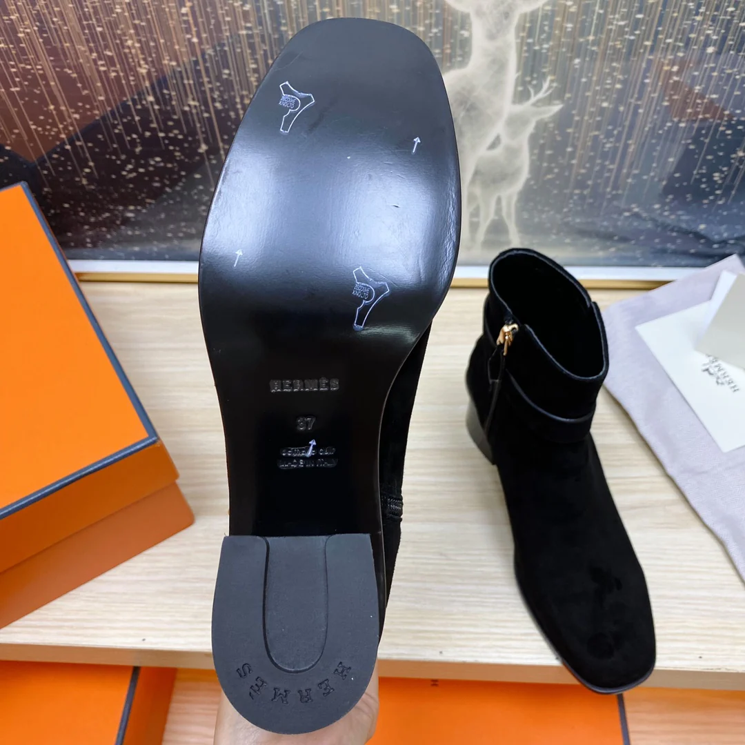 Короткие кожаные сапоги Hermes 2024 - черные