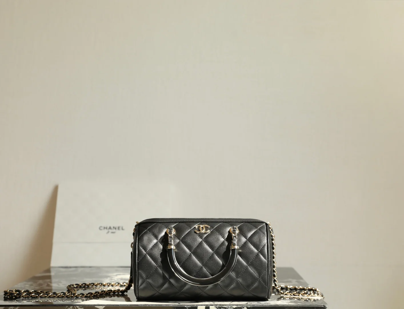 Ручка эмалированная Chanel 25 пенсов???