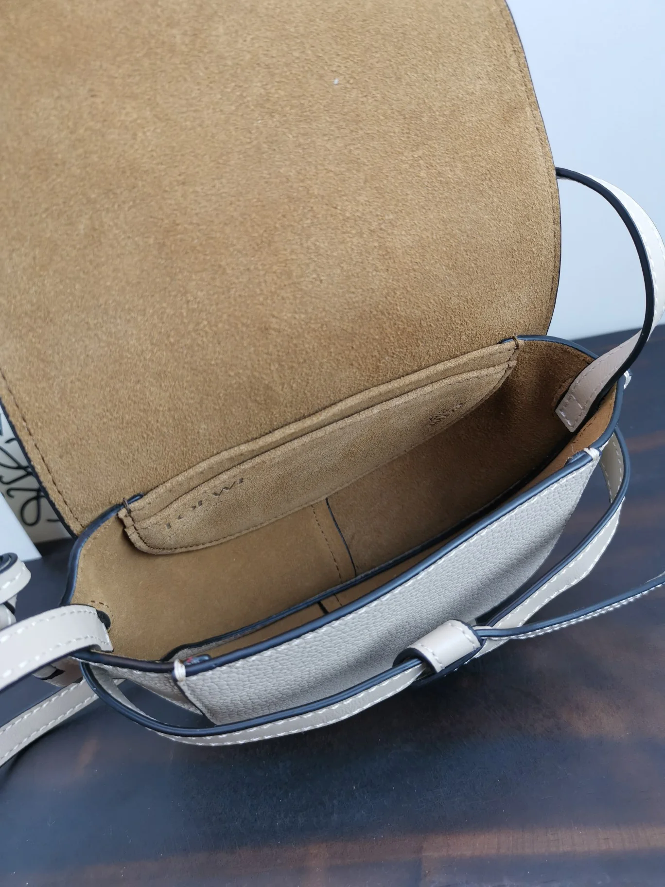 Loewe-gate-mini-21x12-5x9-5-cm-13