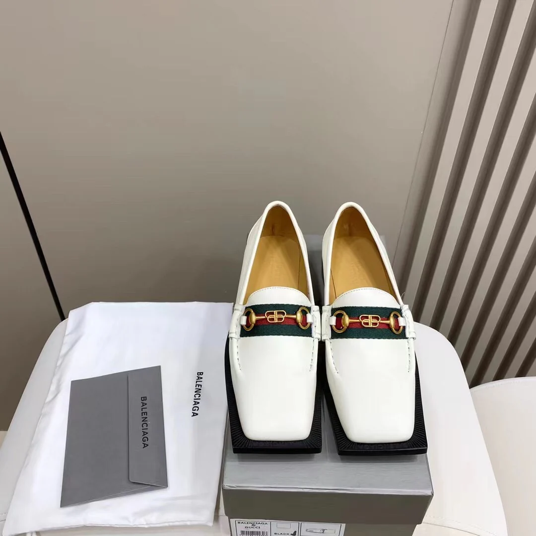 Balenciaga - Обувь в афро-стиле