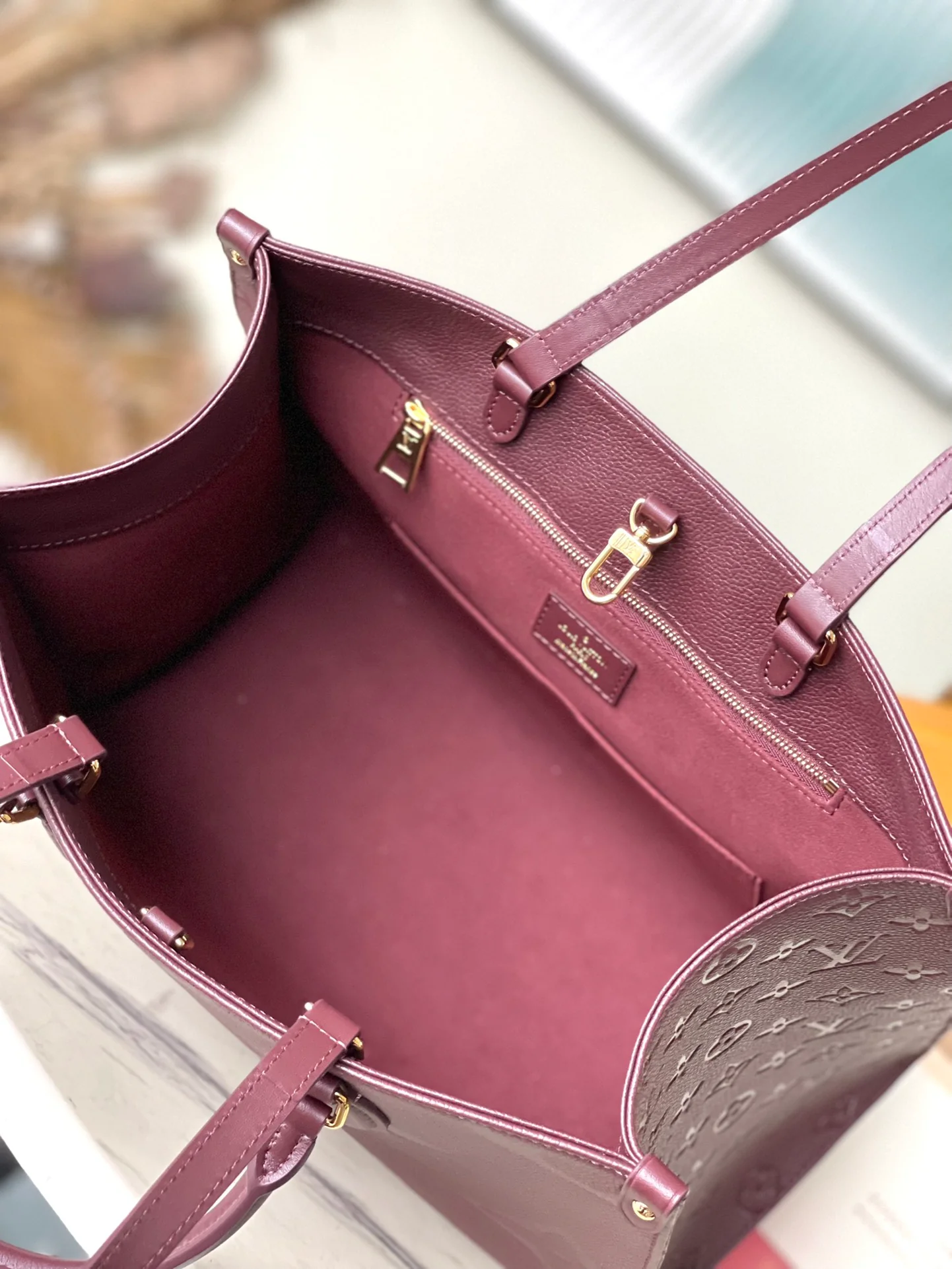 m46601-LV-ontheon-mm-Handbag-Burgundy