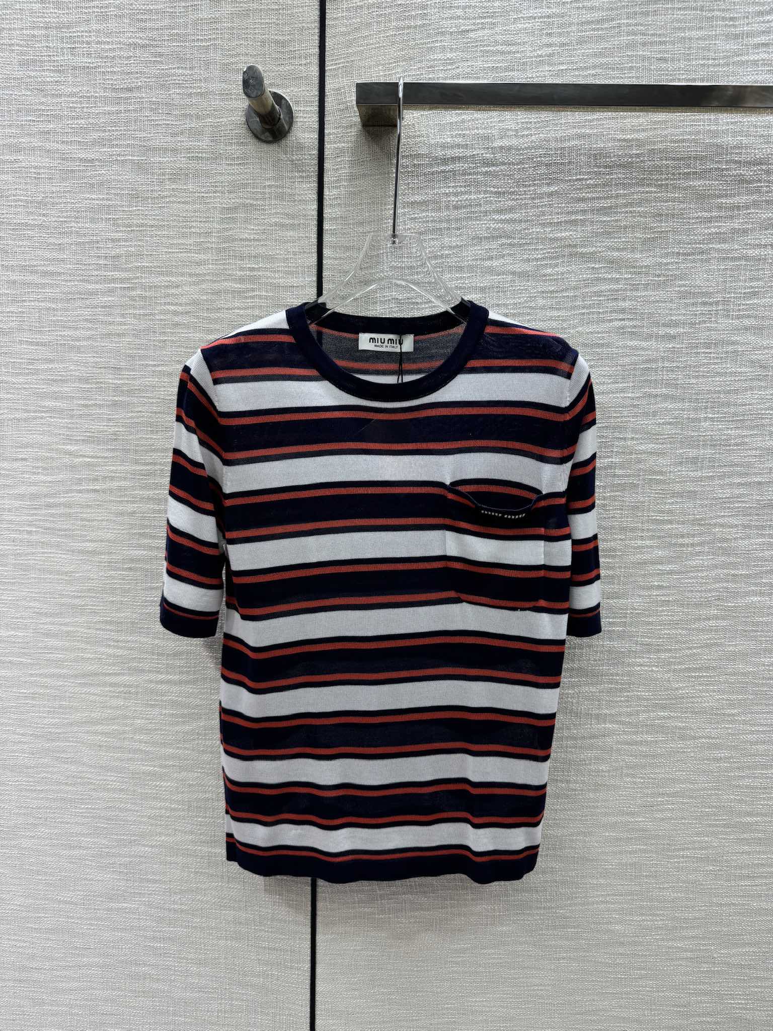 Miu Miu - 2404 - Трикотажное платье с коротким рукавом в полоску, с цветными блоками - Красное