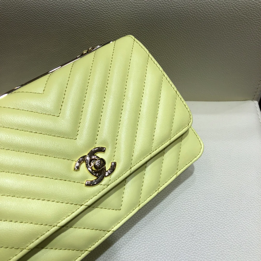 Chanel-trendy-cc-woc-19cm-4