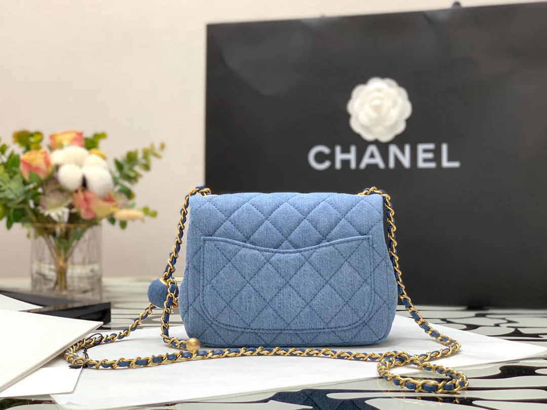 Chanel - Сумка с квадратным клапаном 