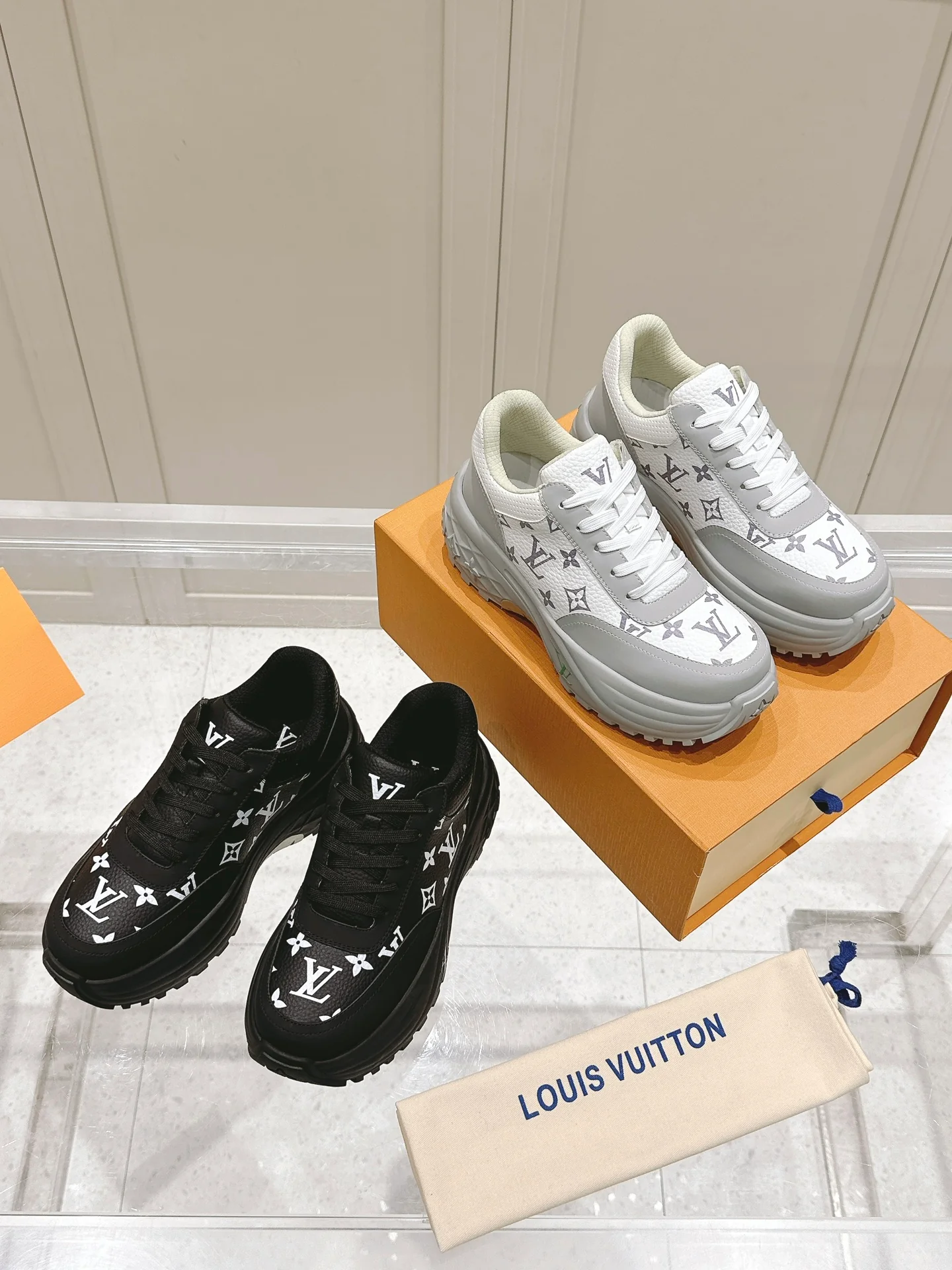 Кроссовки на платформе LV-2024 - изображение из коллекции