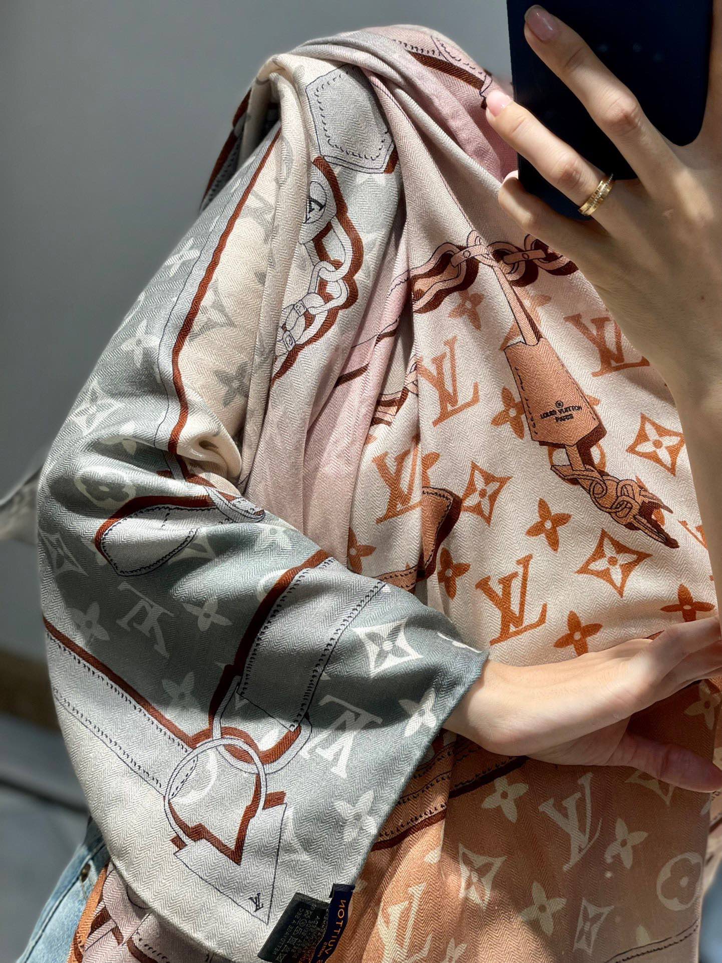 LV - Двусторонний шарф, 110 см - Материал: детский флис