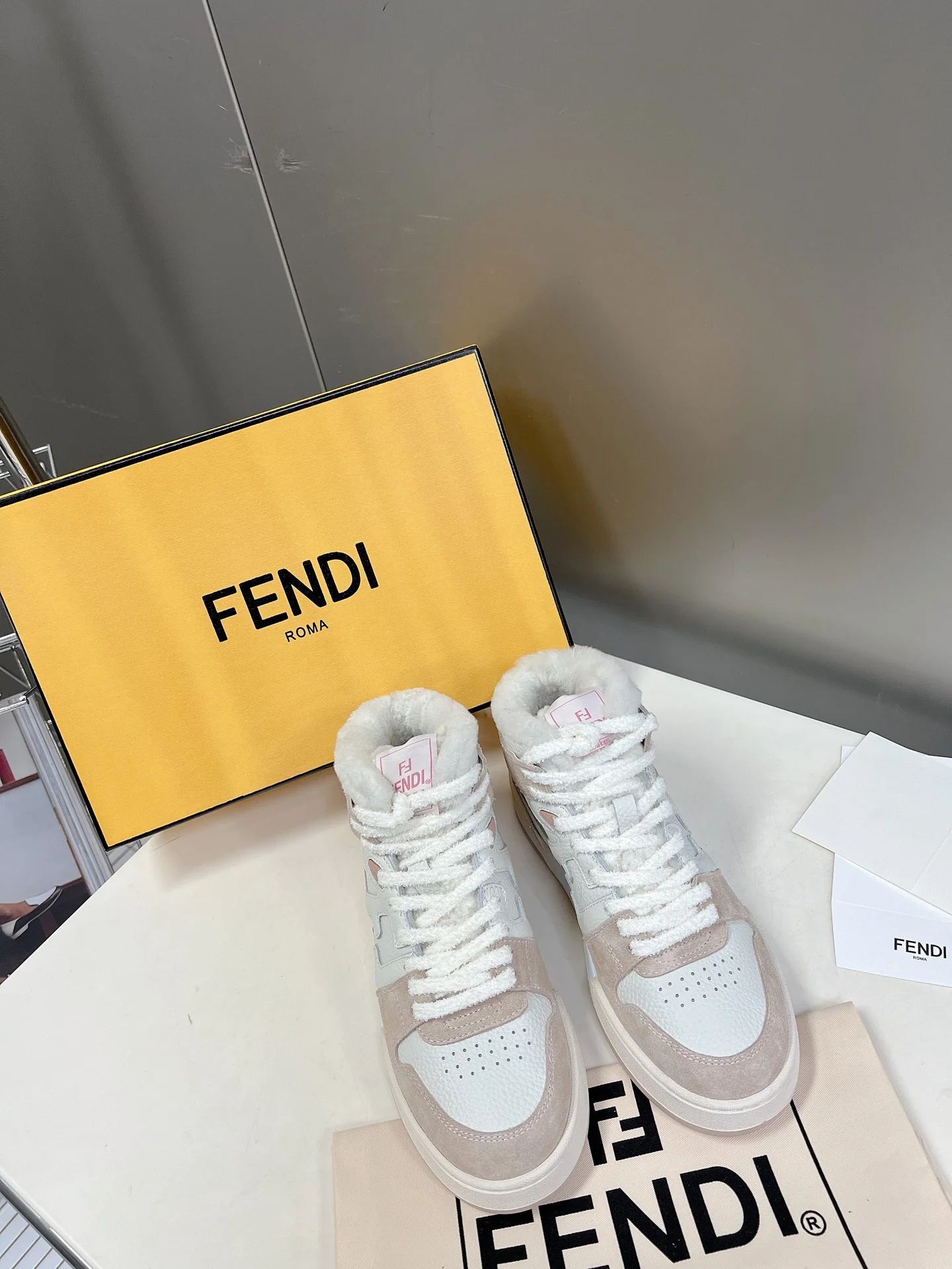 Высокие повседневные кроссовки Fendi - унисекс - абрикосовый цвет