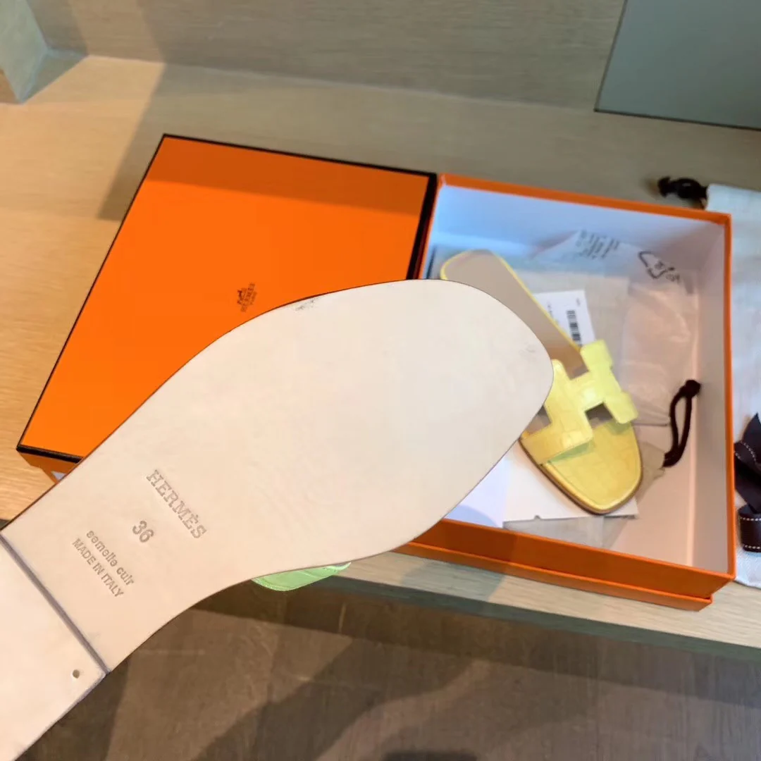 Сандалии Hermes на плоской подошве - узор 