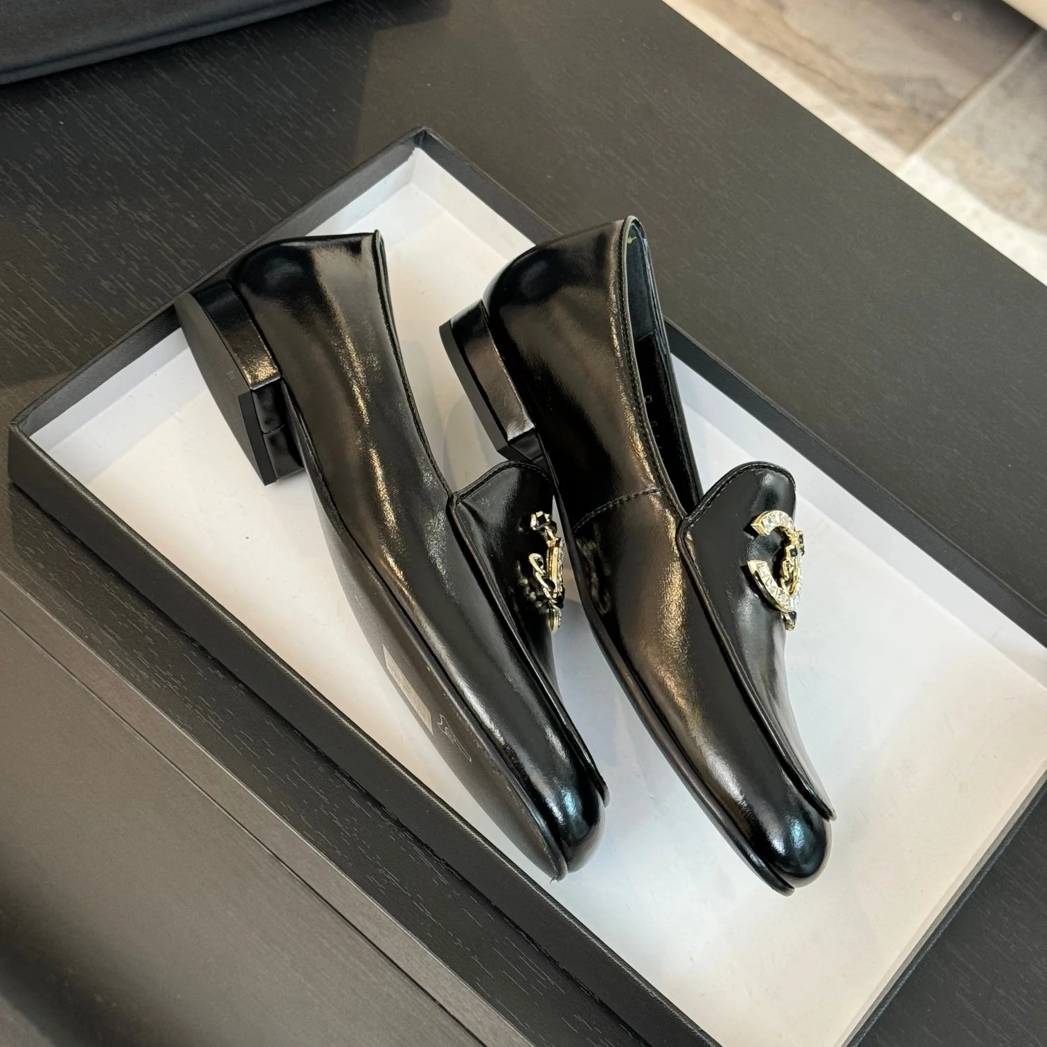 Ретро-туфли Chanel 2024 — черные