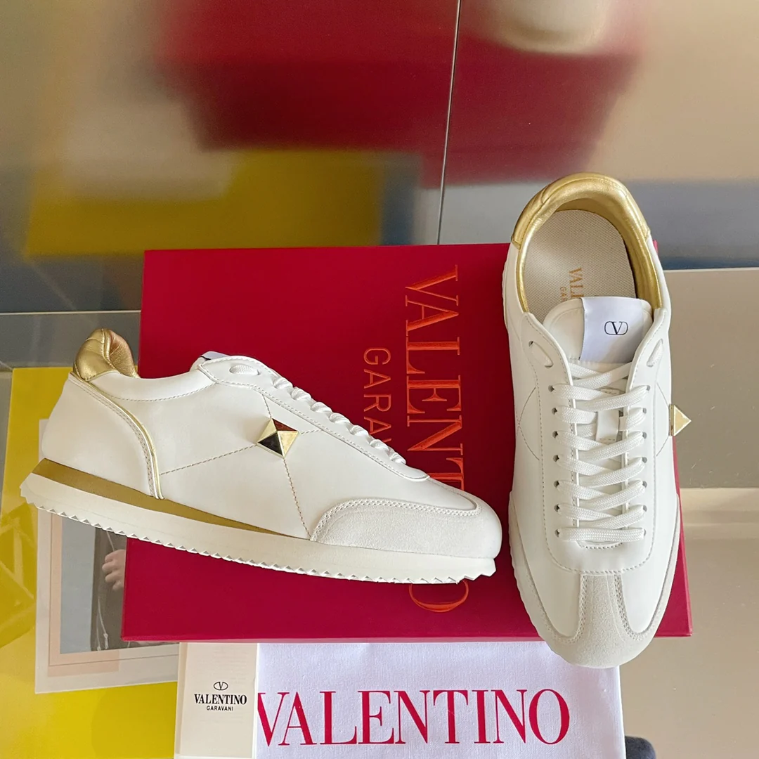 Спортивные повседневные туфли Valentino с заклепками - для пар - с золотой отделкой