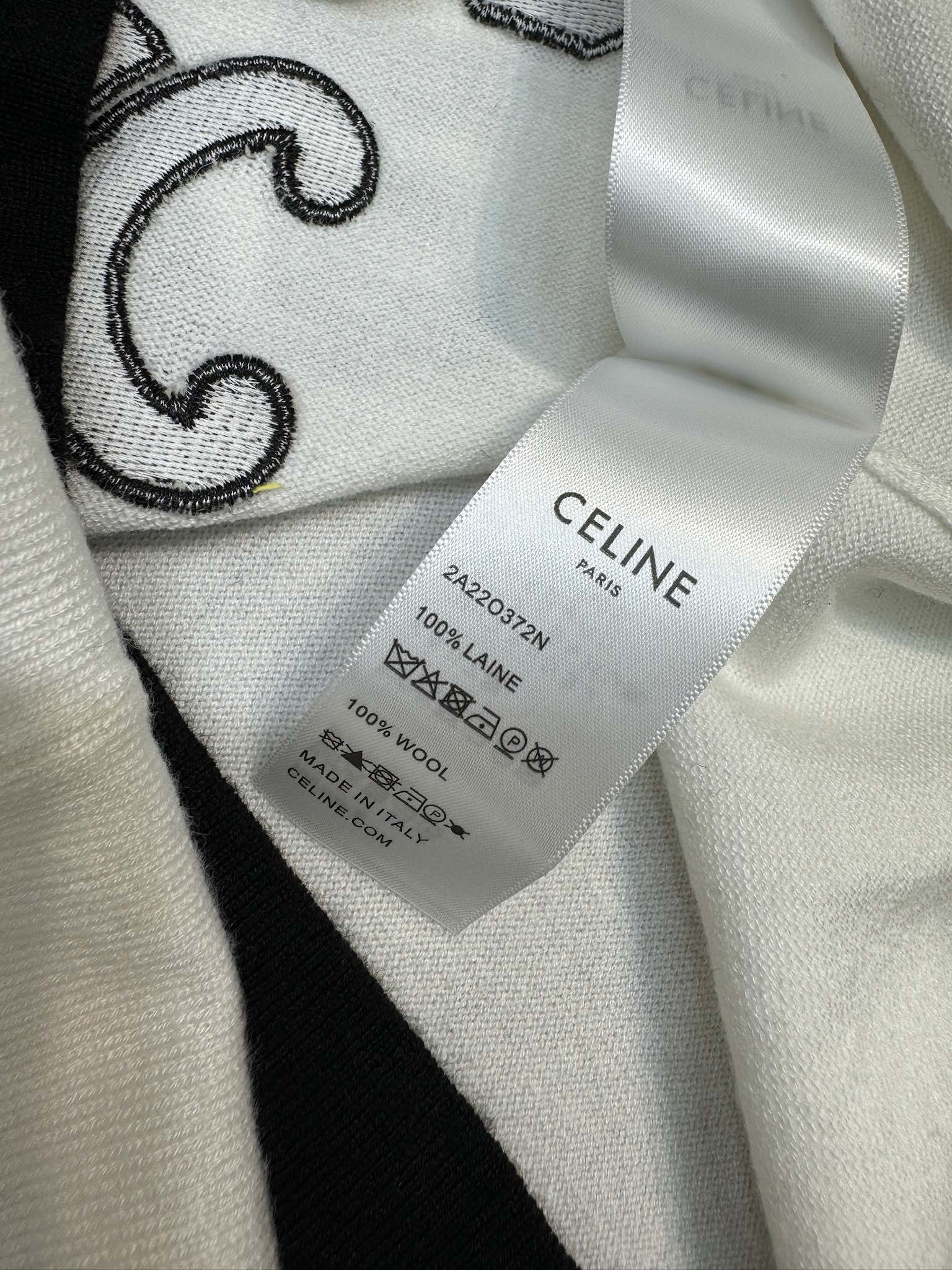 Вязаная майка Celine 2404 с вышитым логотипом - белая