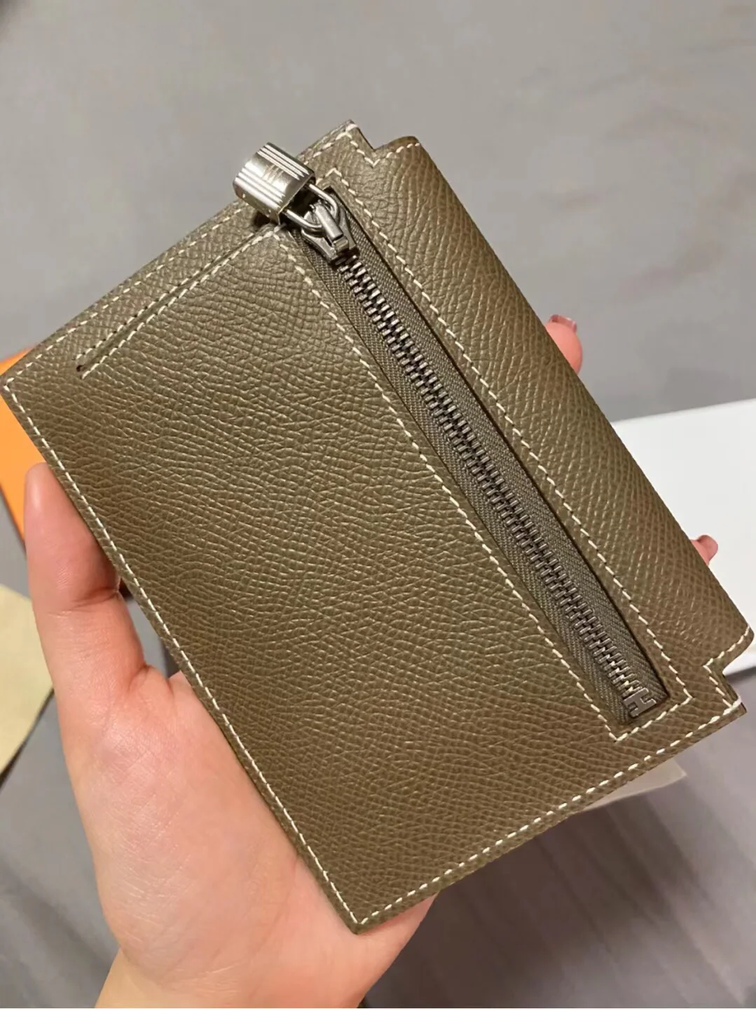 Карманный держатель для карт Hermes Kelly Epsom - светло-коричневый