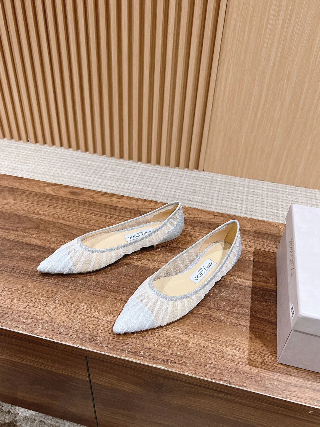 Балетки Jimmy Mesh с острым носком - белые