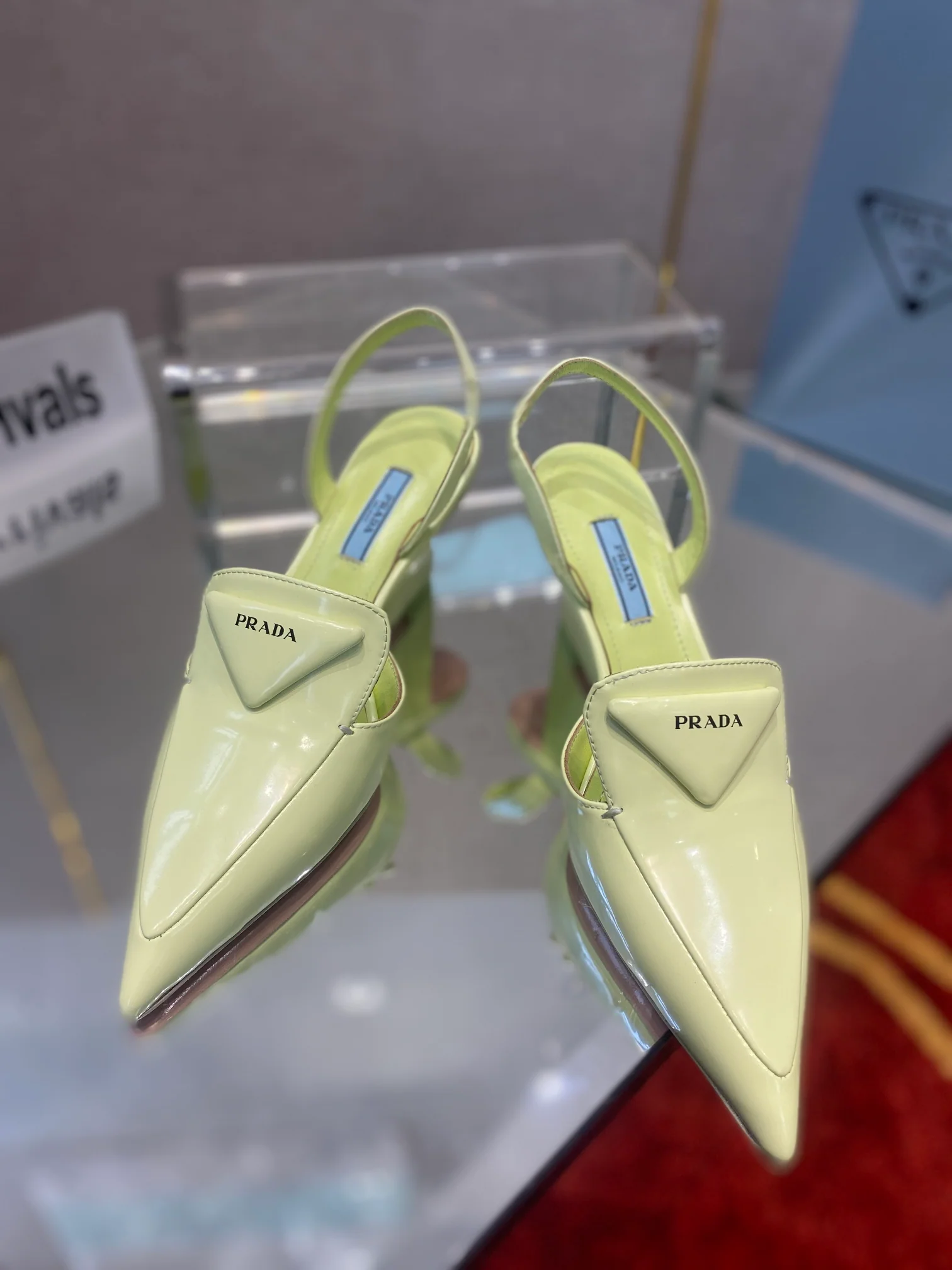 Обувь Prada - Prada - сандалии на низком каблуке - яблочно-зеленый