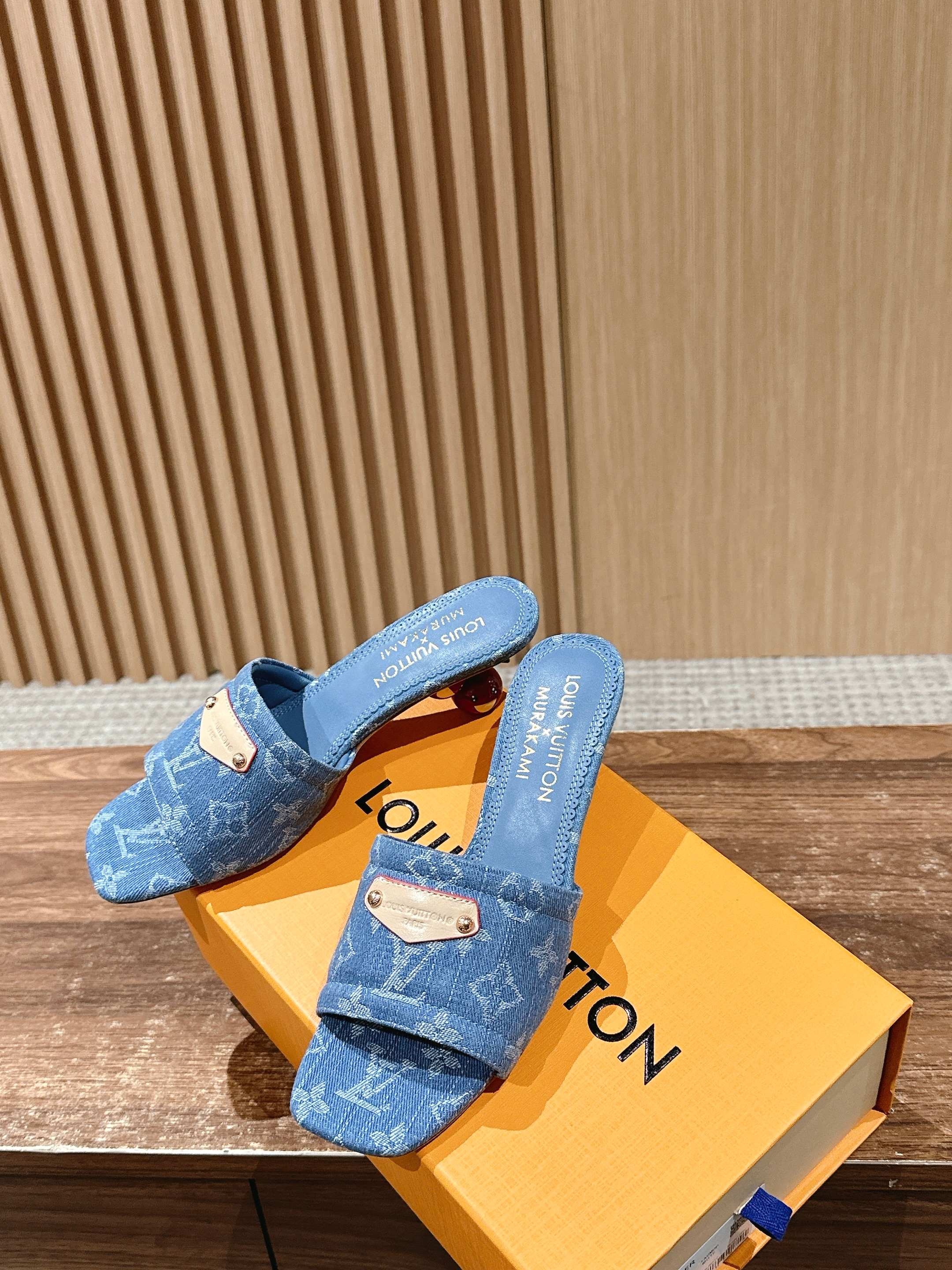 LV - Коллекция Такаши Мураками в стиле ретро - Сандалии на низком каблуке - Джинсово-синие