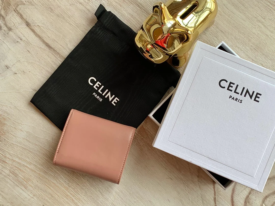 Celine TRIOMPHE 小号亮泽羊皮翻盖钱包-玫瑰粉-银扣