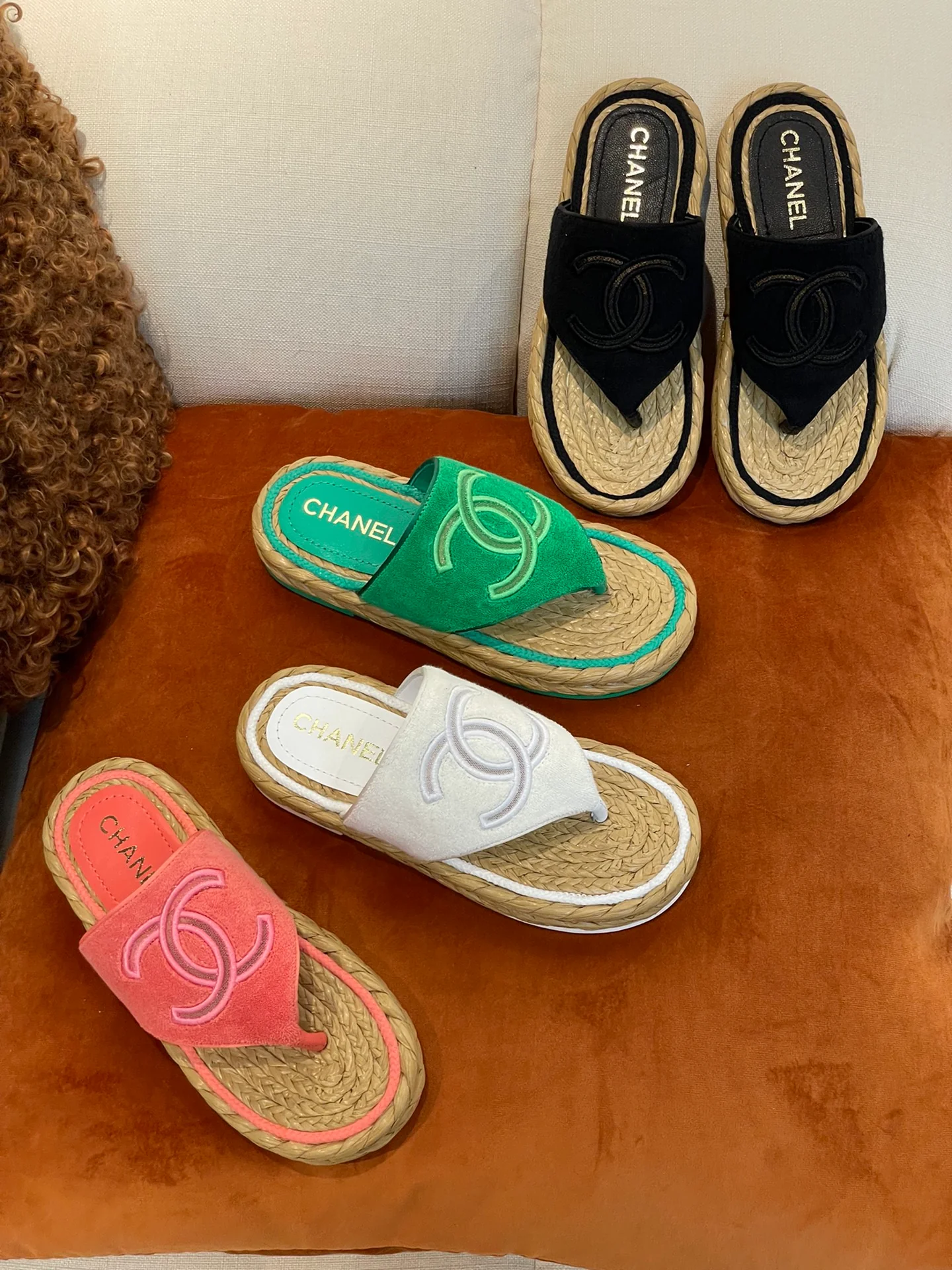 Шлепанцы на платформе Chanel