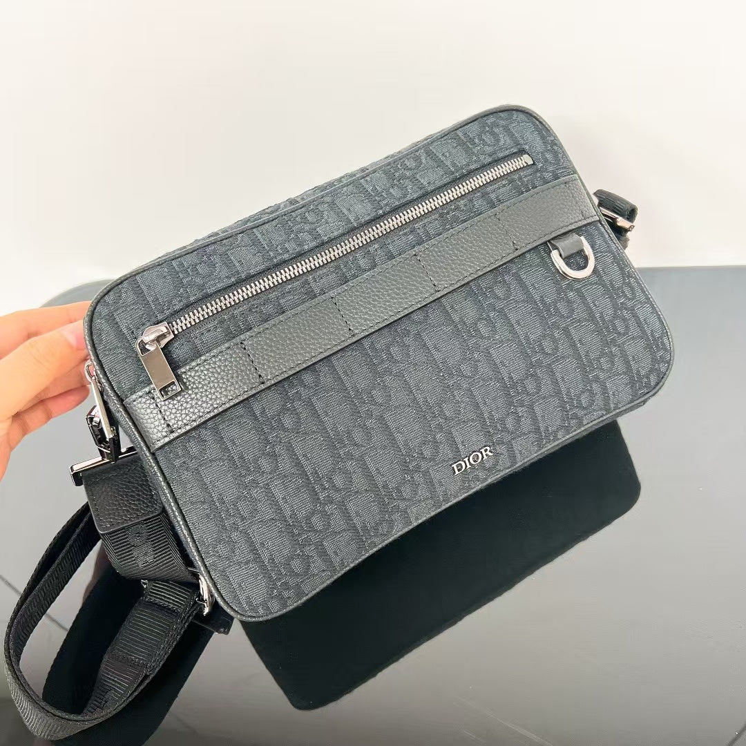 Сумка Dior Safari Monogram Jacquard Camera Bag, большой размер, цвет ?Полуночно-черный?.