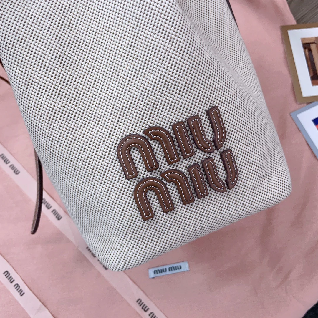 Сумка-тоут Miu Miu Ivy - Маленькая сумка-ведро - Лоскутное шитье из холста и кожи