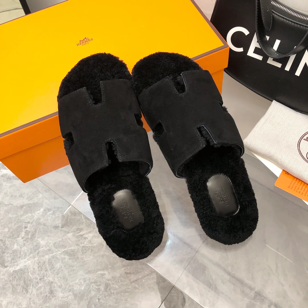 Новинка сезона осень/зима 2023 от Hermes - шерстяные тапочки с манжетой H-образной формы - унисекс - черные