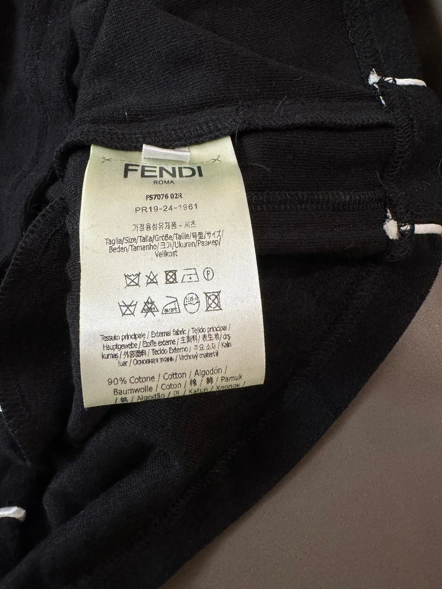 Fendi - 2403 - 24ss Новое бархатное платье с длинными рукавами и вышитой надписью