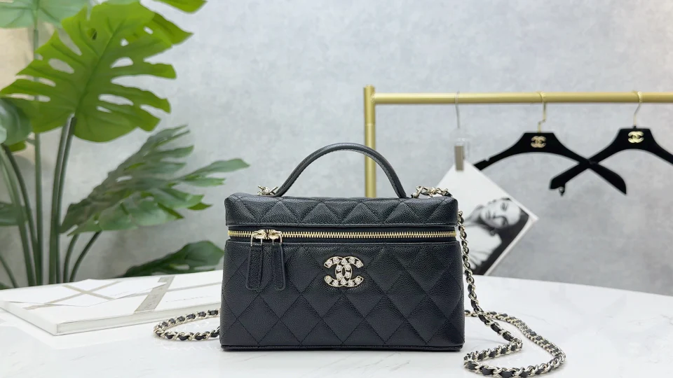 Сумочка Chanel 25p Heart Diamond LP с цепочкой - черная