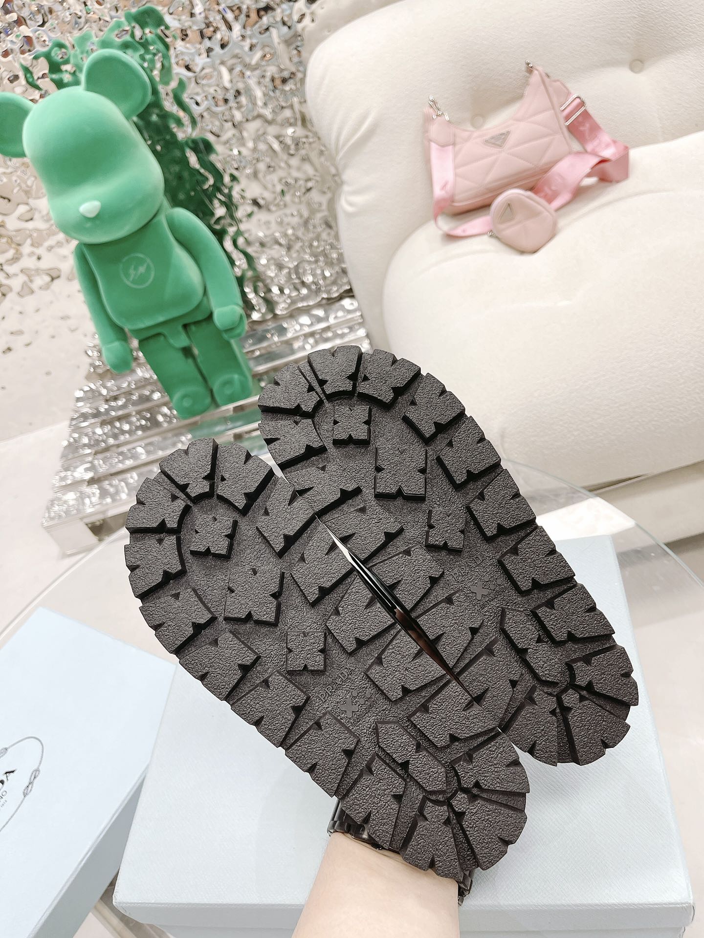 Коллекция Prada 2022 года с подиума - Лоферы на платформе - 2