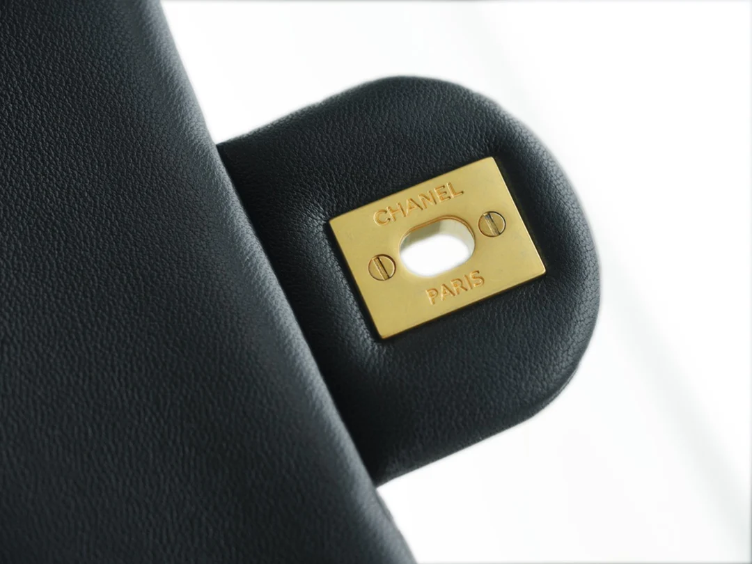 Chanel 23c Gold Ball Mini Black