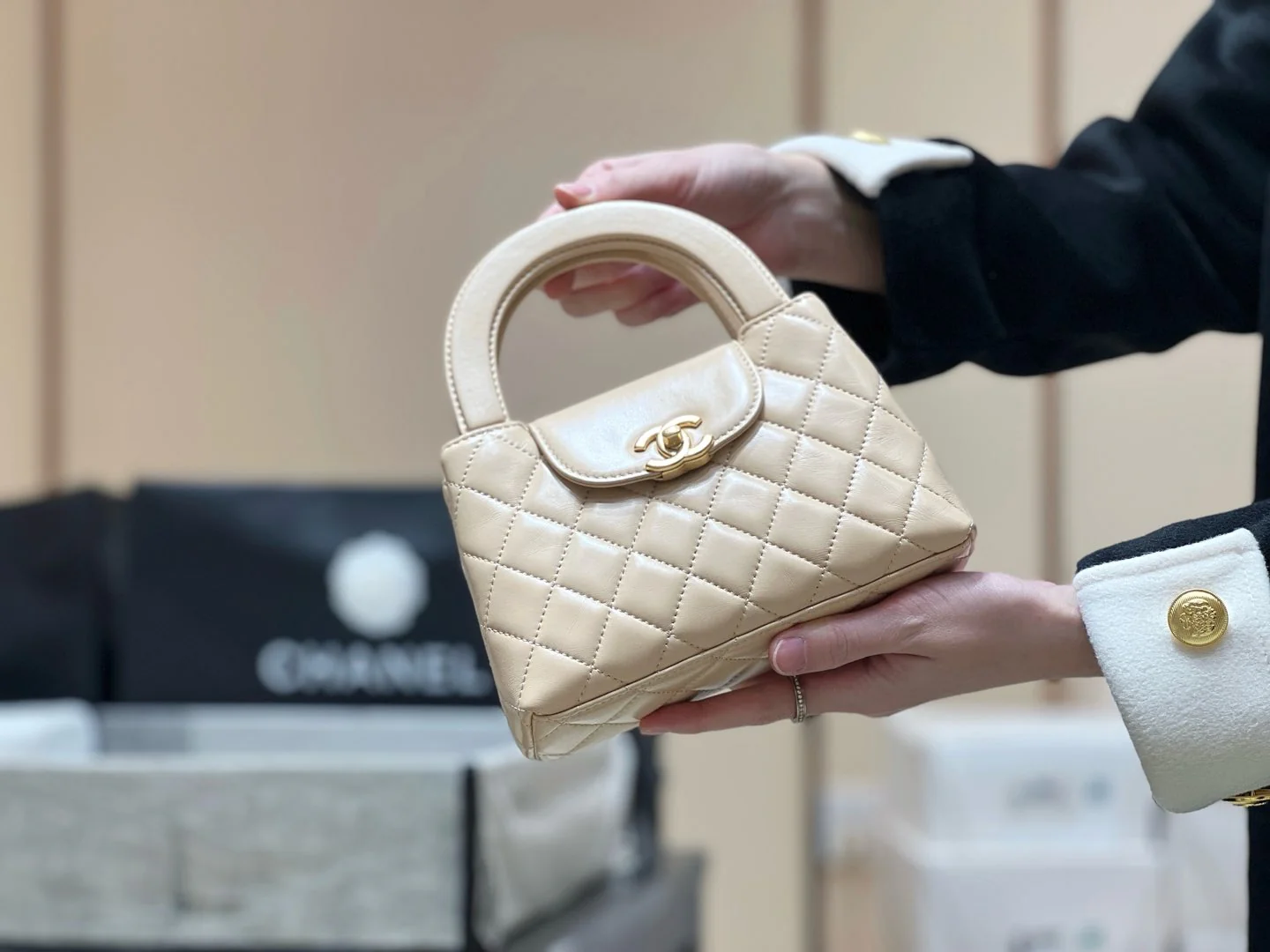 Chanel 25c Kelly - Абрикосовый