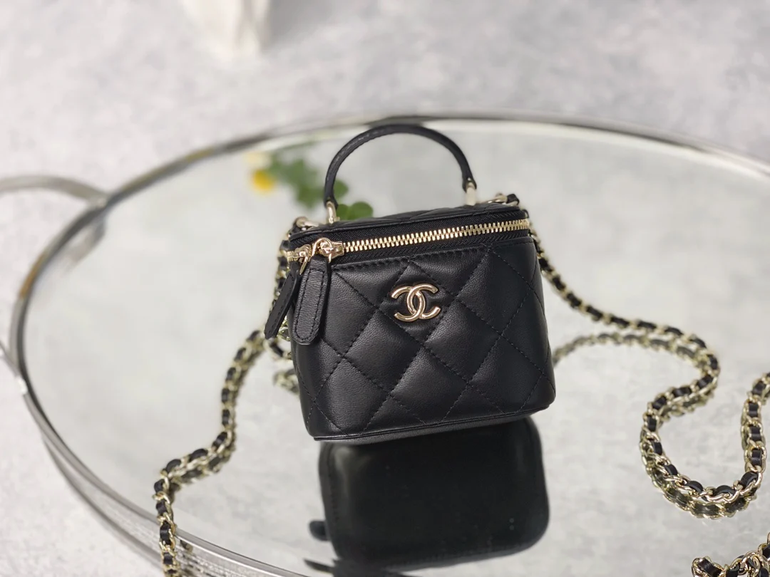 Футляр для помады Chanel 2022 года — маленькая коробочка — черный
